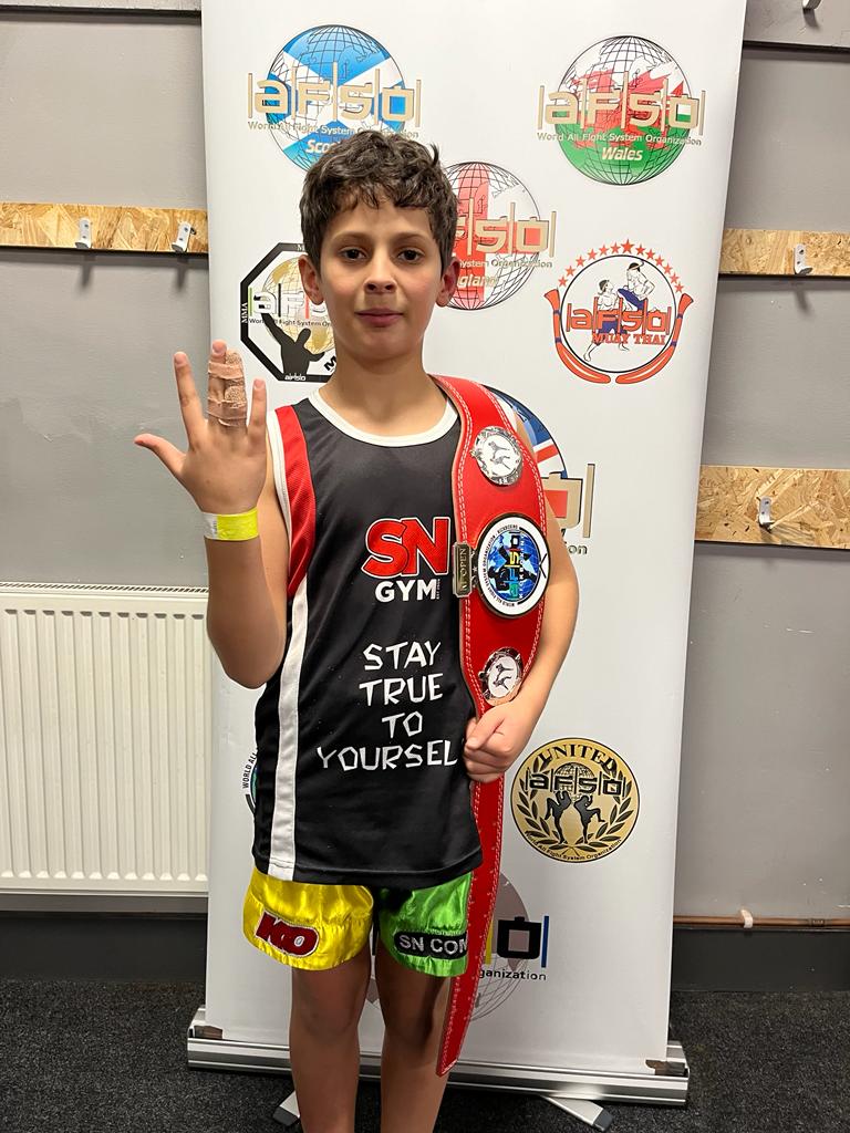 Yousef, demonstrating true Warrior spirit, competes with a dislocated finger at Afso Midlands Open.