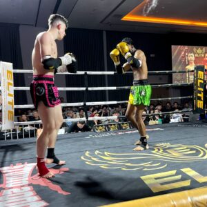 Siggy fighting opponent @ Elite Fighting Championships